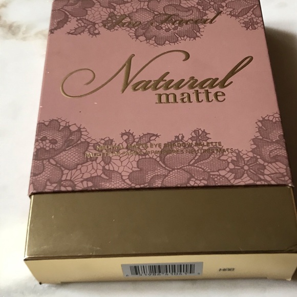 Eyeshadow - Picture 2 of 4